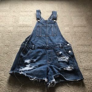Short overalls